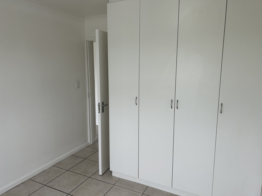 2 Bedroom Property for Sale in Uitzicht Western Cape